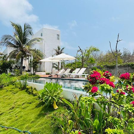 Ho Lan Retreat, Villa Mat Bien Danh Cho 8 Nguoi. Pho Tri Buitenkant foto