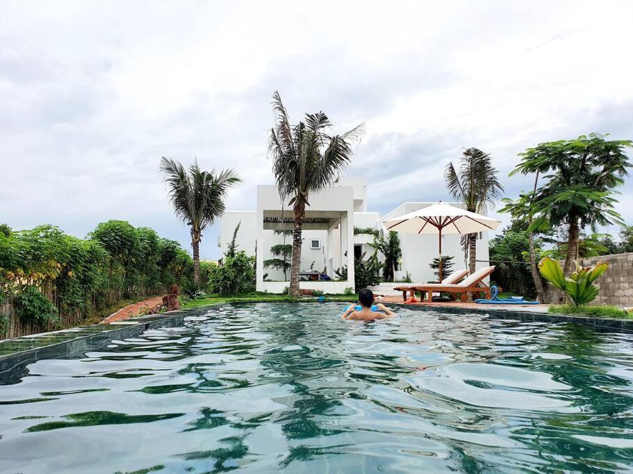 Ho Lan Retreat, Villa Mat Bien Danh Cho 8 Nguoi. Pho Tri Buitenkant foto