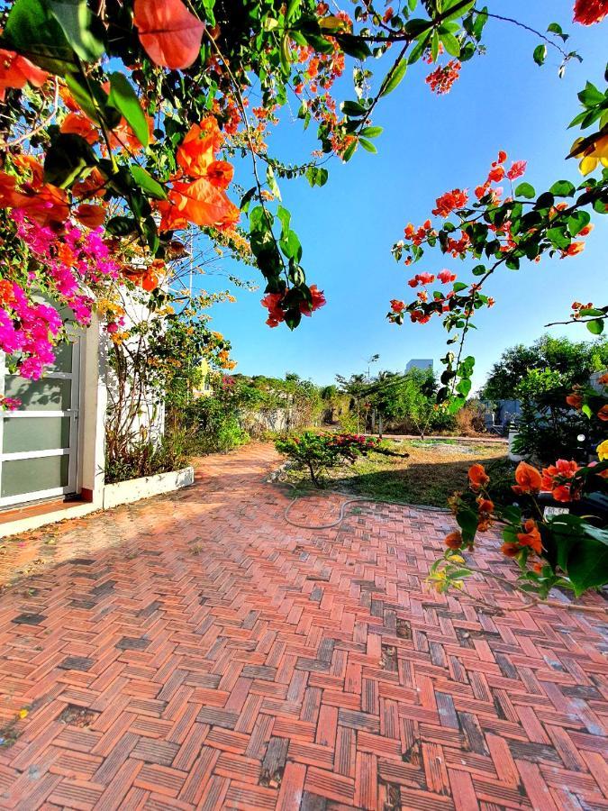 Ho Lan Retreat, Villa Mat Bien Danh Cho 8 Nguoi. Pho Tri Buitenkant foto